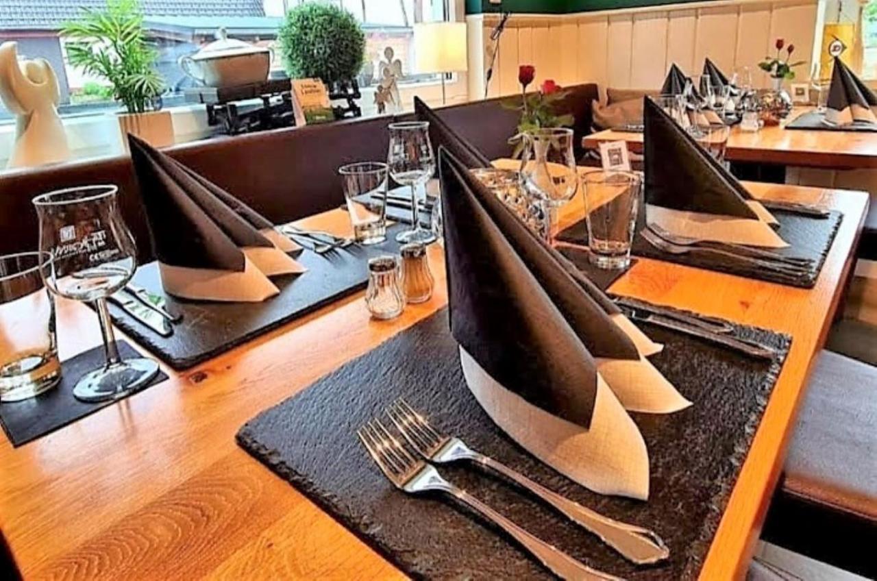 Hotel & Restaurant Huellen Barweiler ภายนอก รูปภาพ