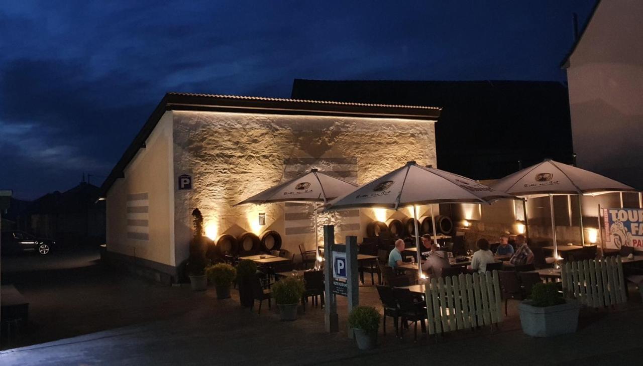 Hotel & Restaurant Huellen Barweiler ภายนอก รูปภาพ