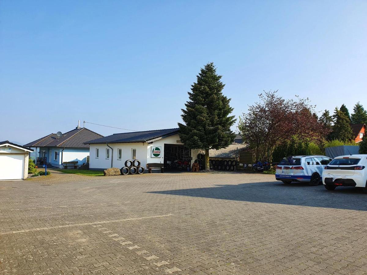Hotel & Restaurant Huellen Barweiler ภายนอก รูปภาพ