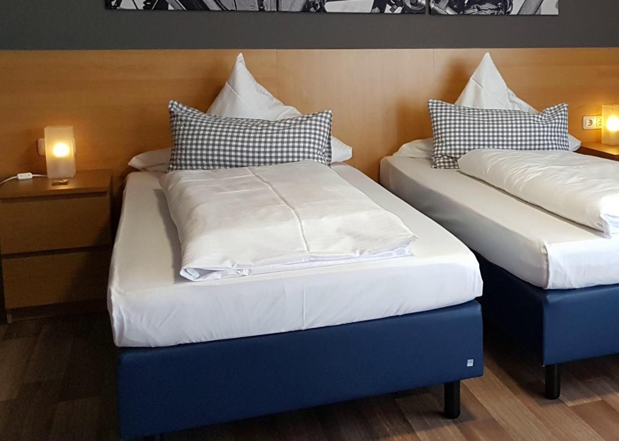 Hotel & Restaurant Huellen Barweiler ภายนอก รูปภาพ