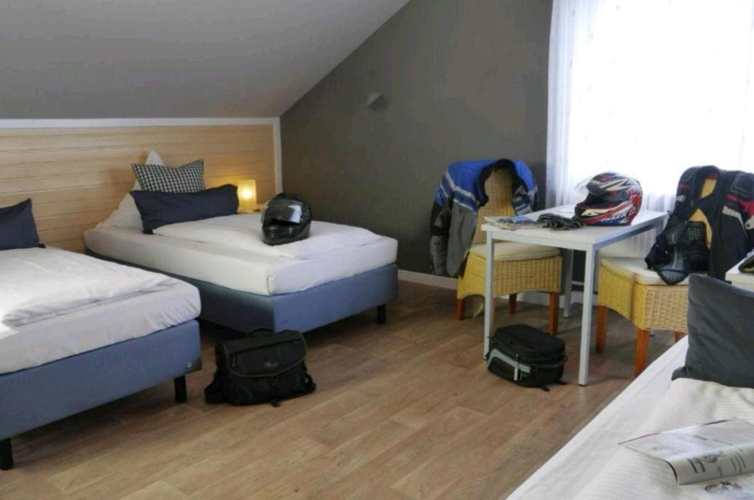 Hotel & Restaurant Huellen Barweiler ภายนอก รูปภาพ
