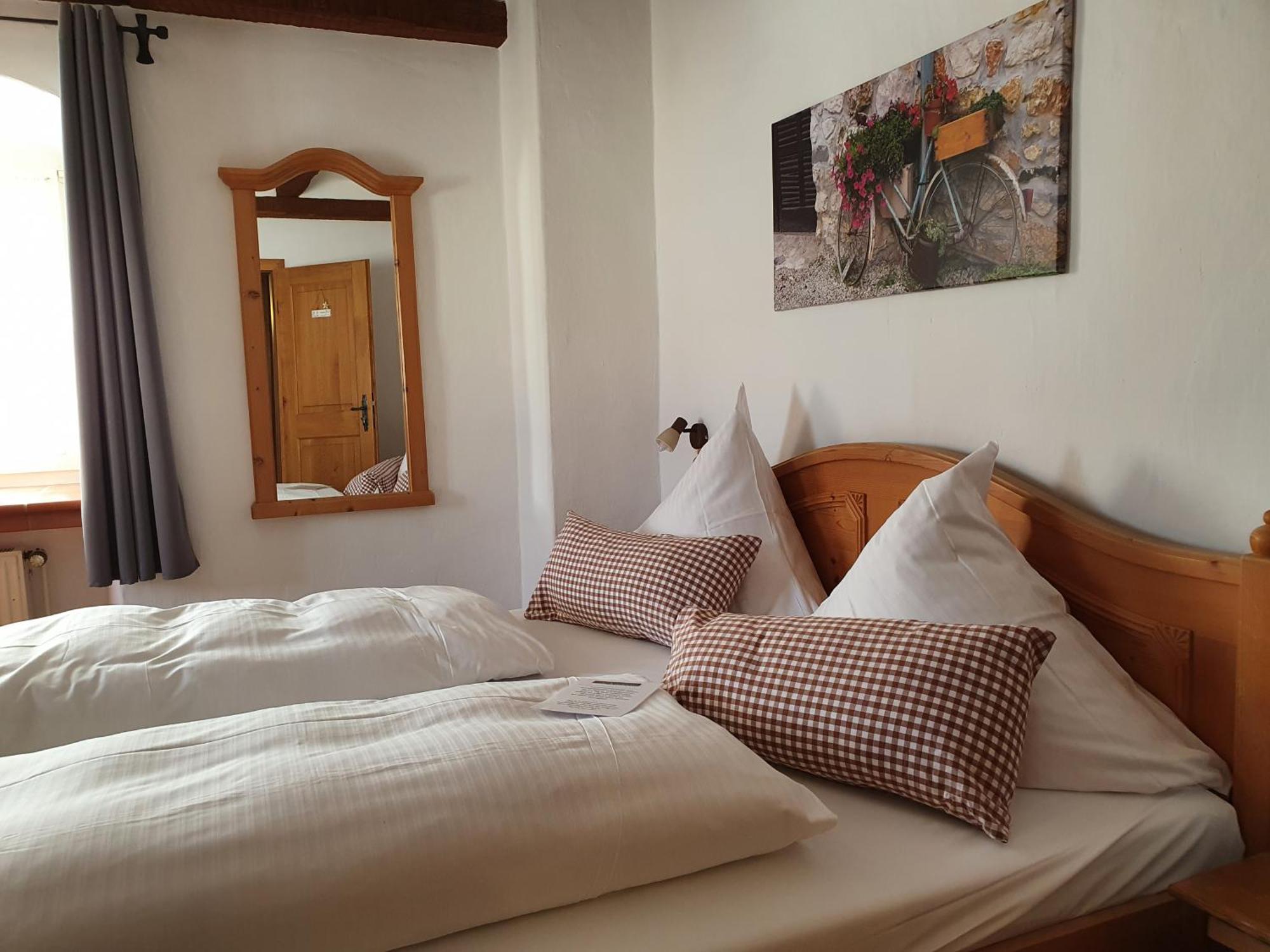 Hotel & Restaurant Huellen Barweiler ภายนอก รูปภาพ