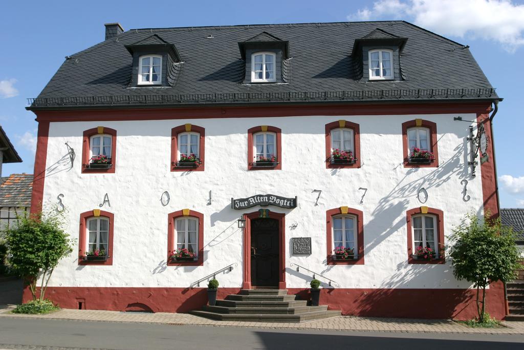 Hotel & Restaurant Huellen Barweiler ภายนอก รูปภาพ