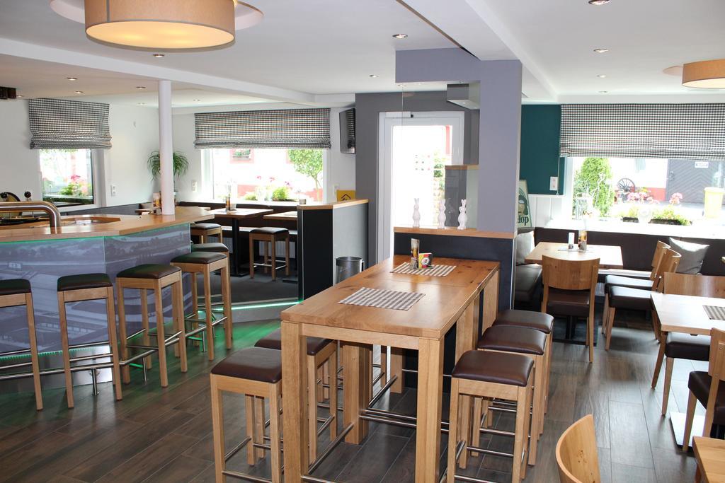 Hotel & Restaurant Huellen Barweiler ภายนอก รูปภาพ