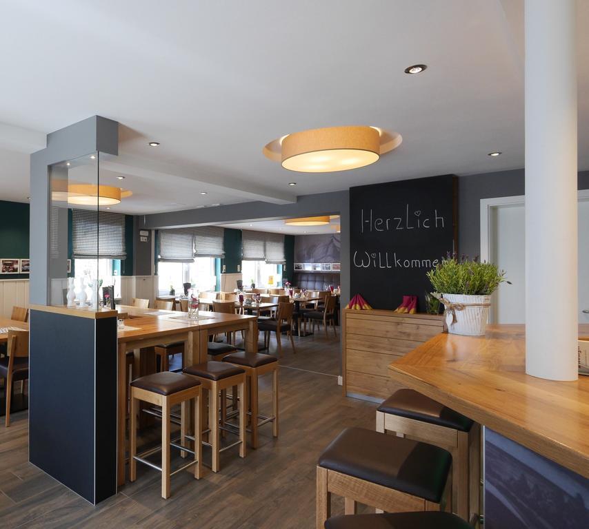 Hotel & Restaurant Huellen Barweiler ภายนอก รูปภาพ