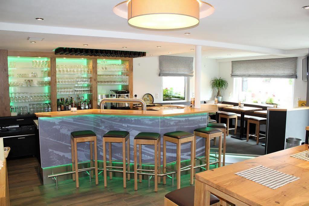 Hotel & Restaurant Huellen Barweiler ภายนอก รูปภาพ