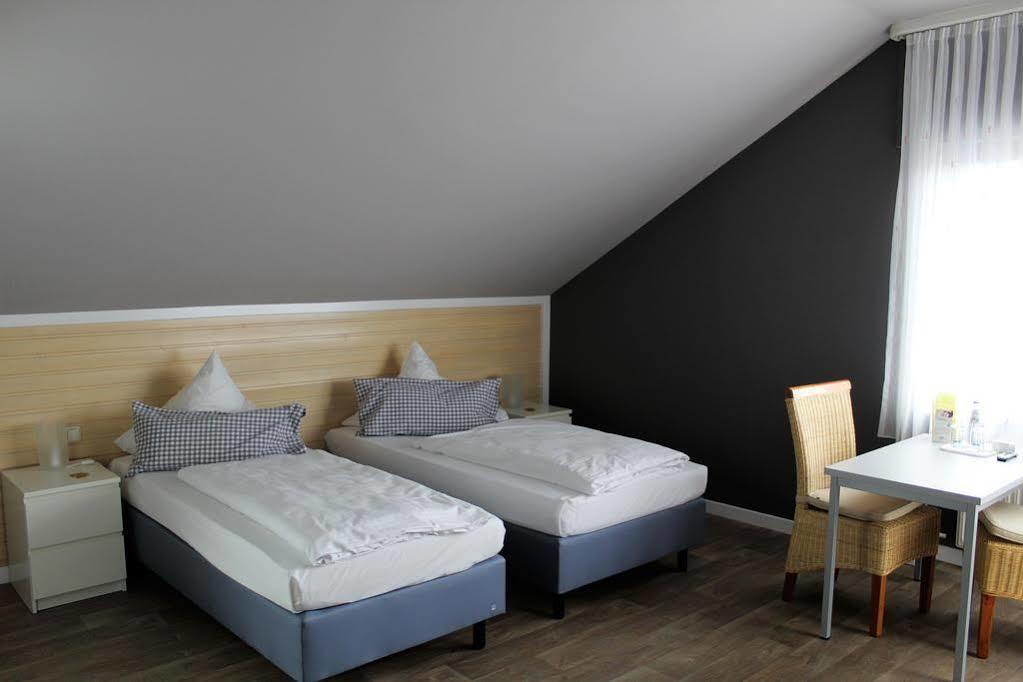Hotel & Restaurant Huellen Barweiler ภายนอก รูปภาพ